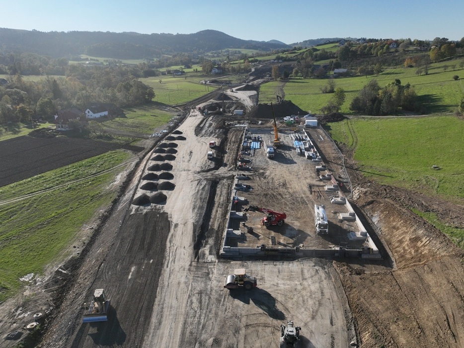 Budimex osiągnął niespełna 32% zaawansowania prac na budowie LK nr 104 Limanowa - Klęczany
