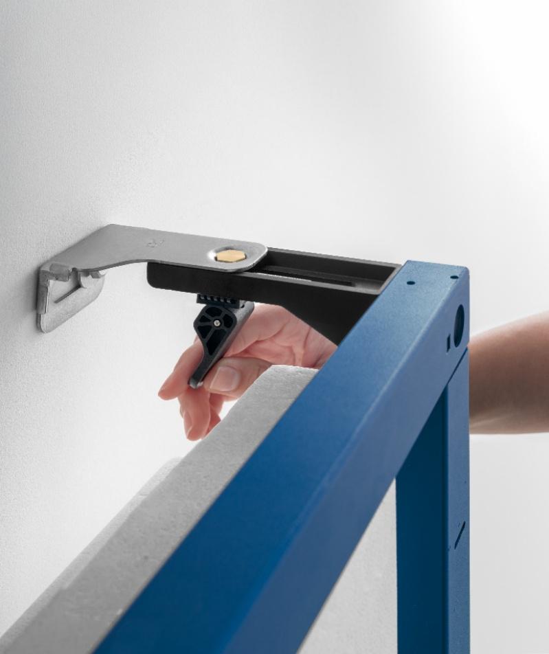 Fot. Roca Duplo S pasuje do każdego rodzaju ścian. Elementy montażowe ułatwiają ustawienie stelaża względem ściany bez użycia narzędzi.