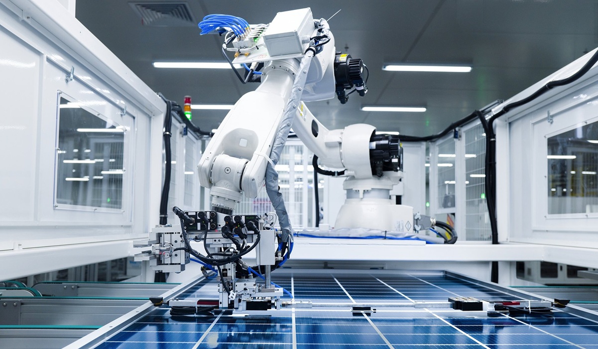 Wysokowydajna technologia TOPCon firmy Trinasolar zostanie wykorzystana przez HoloSolis, aby umożliwić produkcję PV na dużą skalę w Europie, fot. Trinasolar