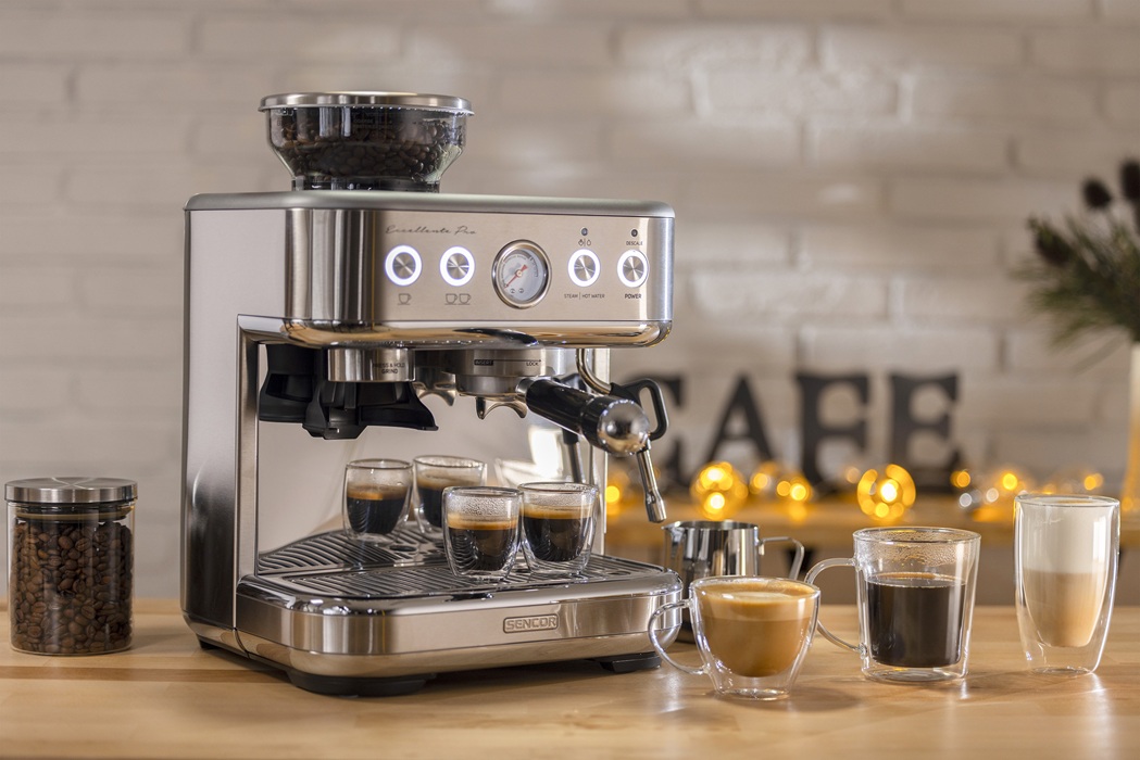 Ekspres do espresso Sencor SES 6010SS, fot. SENCOR