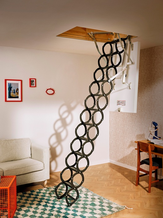 FAKRO-schody strychowe-LSE-GREENSTEP-wejscie na poddasze, fot. Fakro