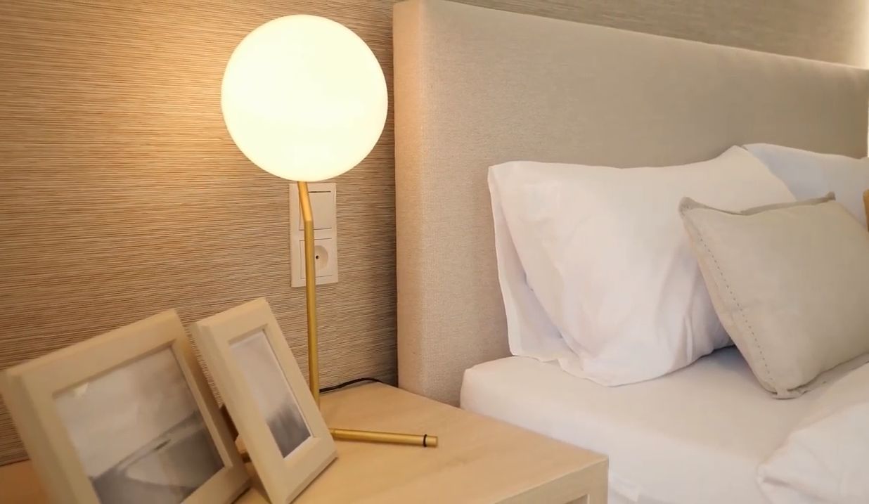 Tapeta z fakturą tkaniny - podswietlenie, fot. Muraspec