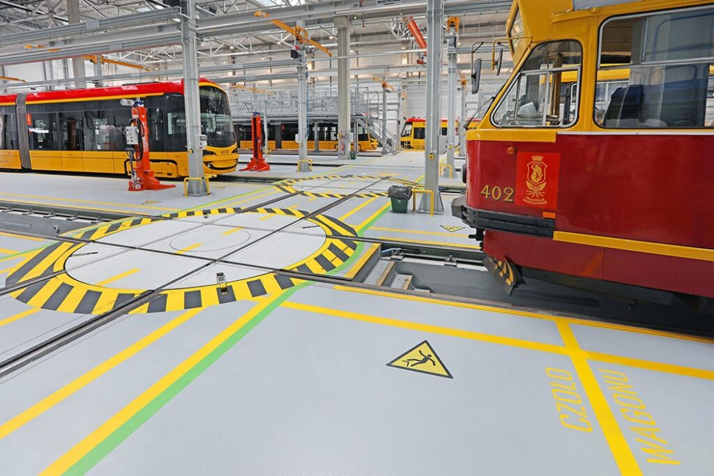 Zajezdnia Annopol_Hala Remontowa_Flowcoat SF41_1, fot. Tremco CPG Poland