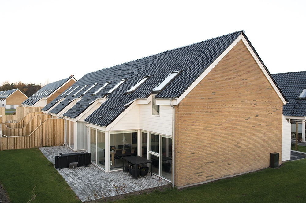 Podczas termomodernizacji budynku można skorzystać z programów rządowych i uzyskać dofinansowanie aby zmniejszyć koszty całej inwestycji, fot. Fakro