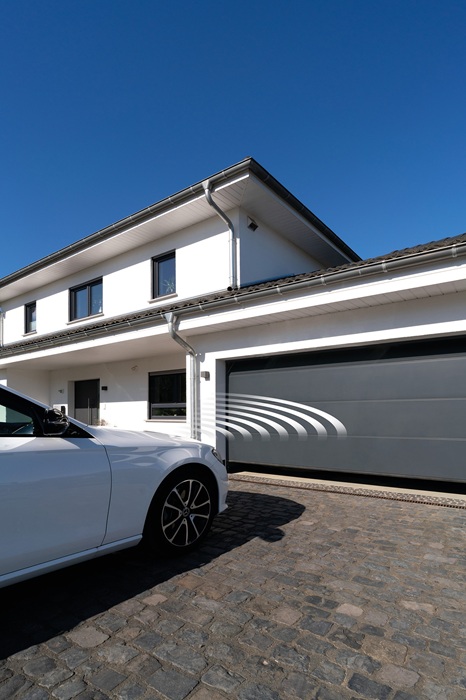 Hörmann-brama garazowa z napedem-latwe otwieranie, fot. Hörmann