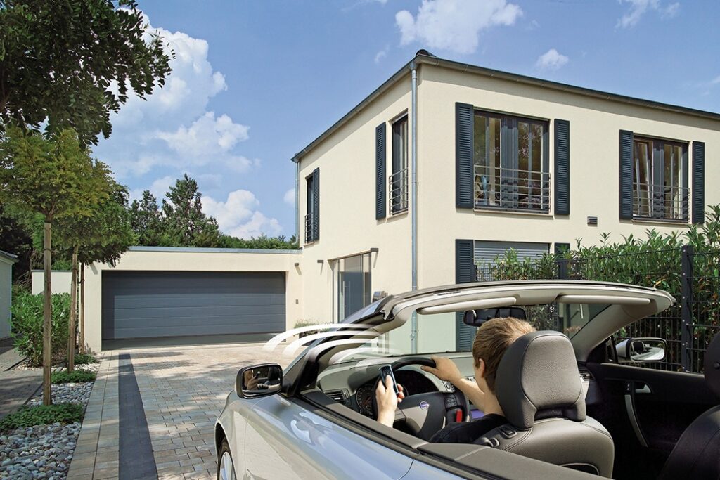 Hörmann-segmentowa brama garazowa-jaki naped do bramy, fot. Hörmann