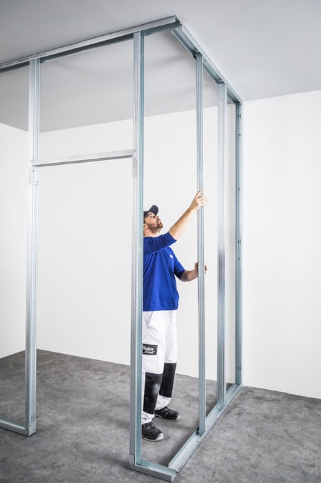 Montaz profili słupkowych_fot. RIGIPS