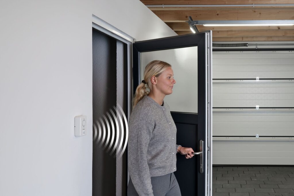 Hörmann, brama garażowa, czujnik ruchu do garażu, fot. Dobry Montaż