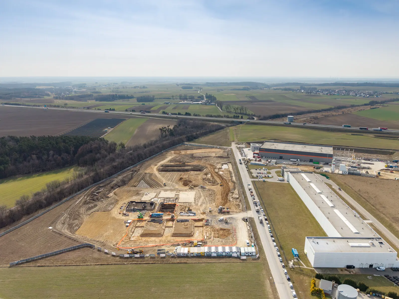 Budowa fabryki w Zimnej Wódce, fot. Baumit