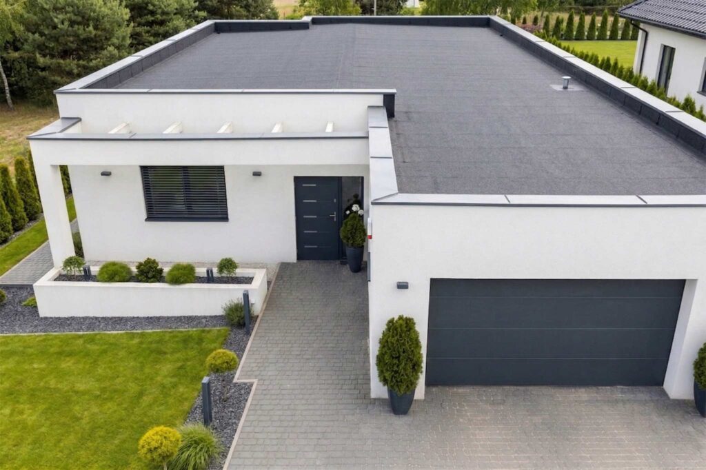 W świecie współczesnego projektowania architektonicznego papa przestała być surowcem, a stała
się zaawansowanym kompozytem