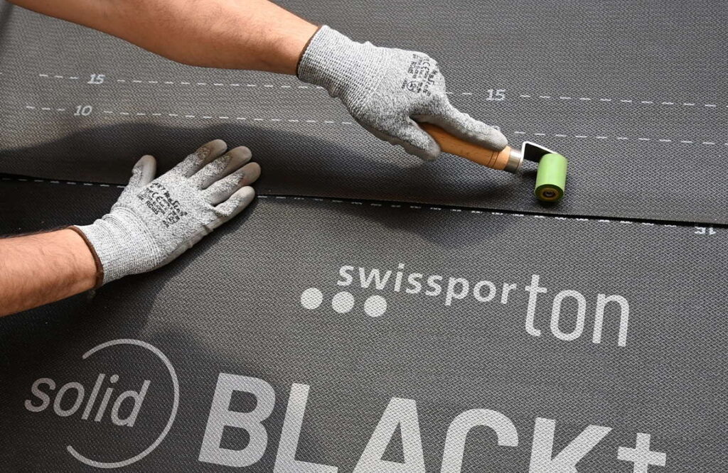 Membrany BLACK zapewniają skuteczną ochronę dachu i elewacji, ułatwiają montaż oraz zwiększają
trwałość całej konstrukcji