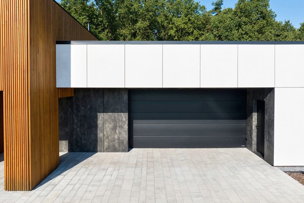 WISNIOWSKI-dobra brama garazowa-segmentowa, fot. Wiśniowski