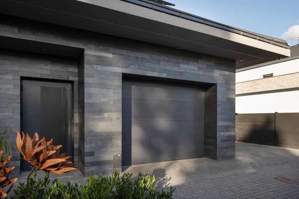 WISNIOWSKI-jaka brame garazowa wybrac, fot. Wiśniowski