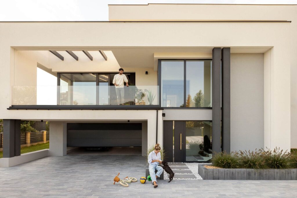 WISNOWSKI-nowoczesna brama garazowa-segmentowa, fot. Wiśniowski